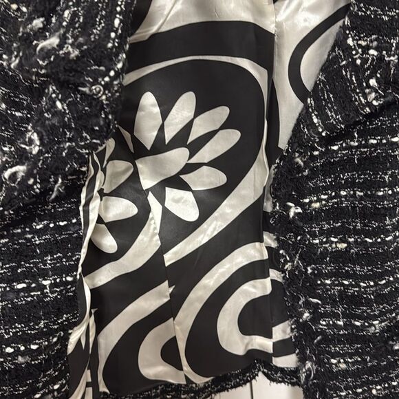 Zara Women Black & White Tweed Fringe Jacket. Size 4. - Picture 5 of 5